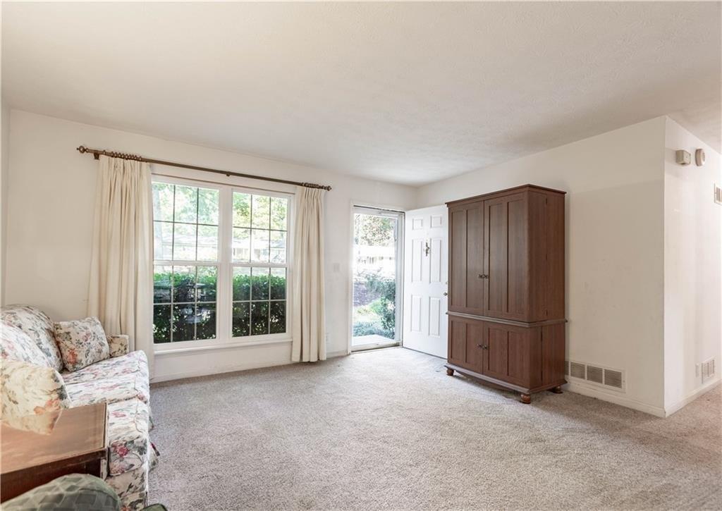 Hemlock Dr, Lawrenceville, GA 30046