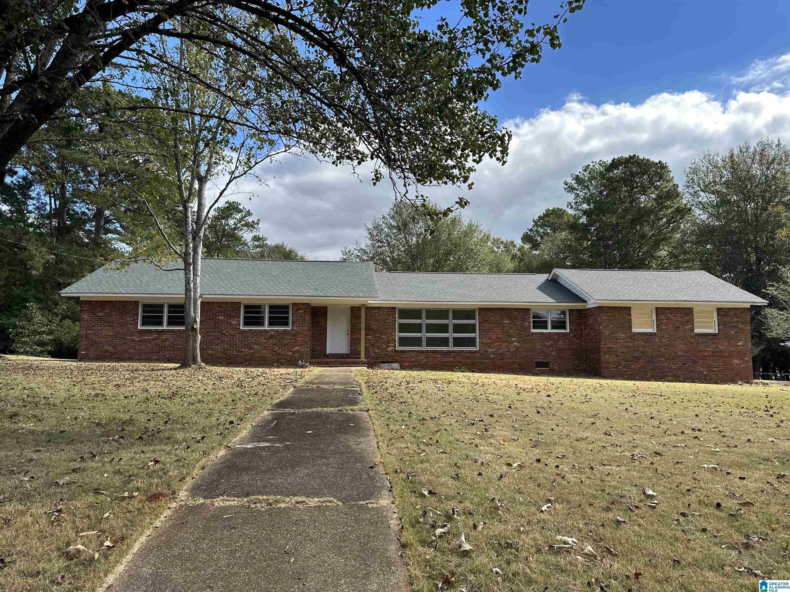 Cloverdale Cir, Talladega, AL 35160