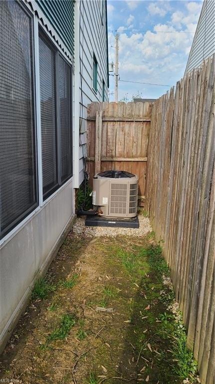 E 148th St, Cleveland, OH 44128