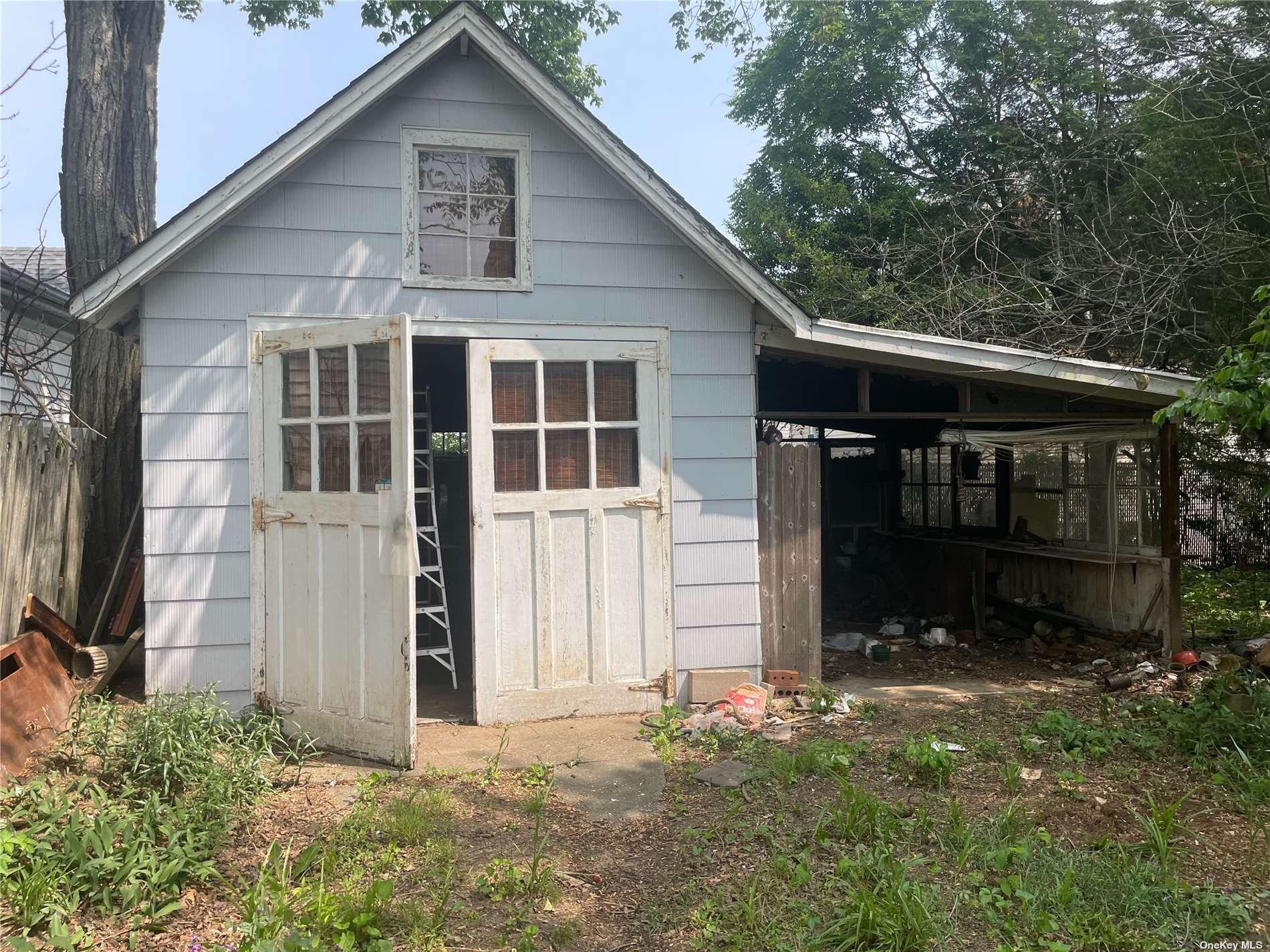 N Corona Ave, Valley Stream, NY 11580