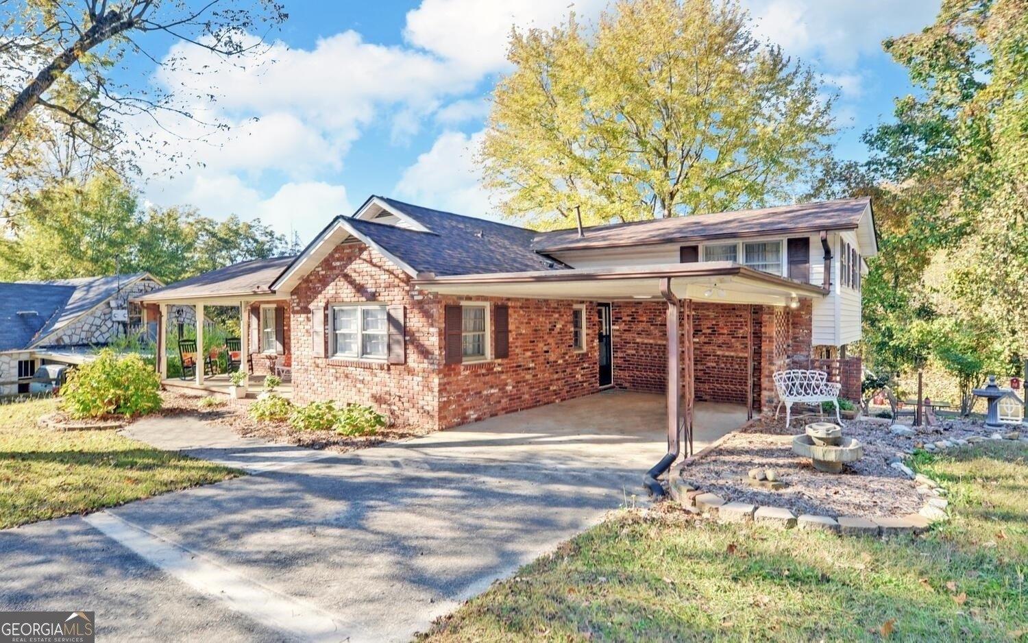 Falls Rd, Toccoa, GA 30577