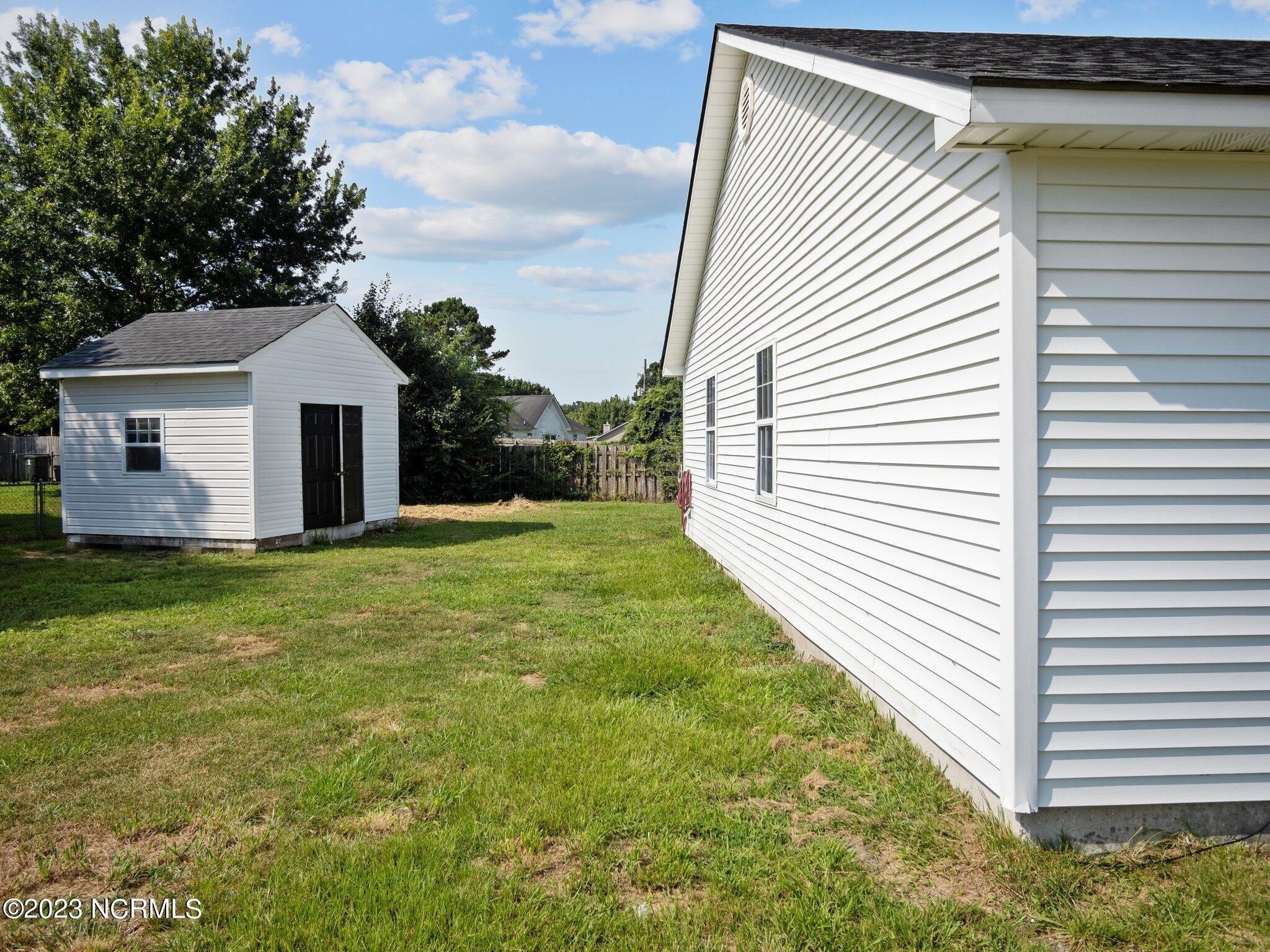 Hedgerow Ln, Jacksonville, NC 28546