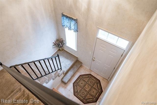 Flagstone Cir, Rochester, MI 48307