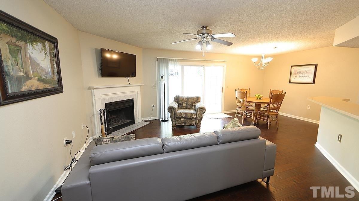 Falcon Rest Cir, Raleigh, NC 27615