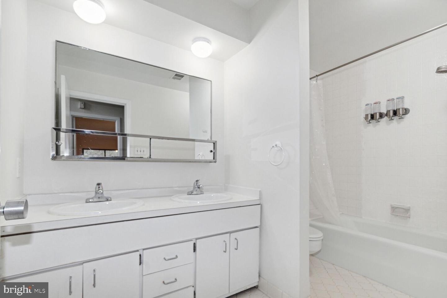Carteret Rd, Bethesda, MD 20817