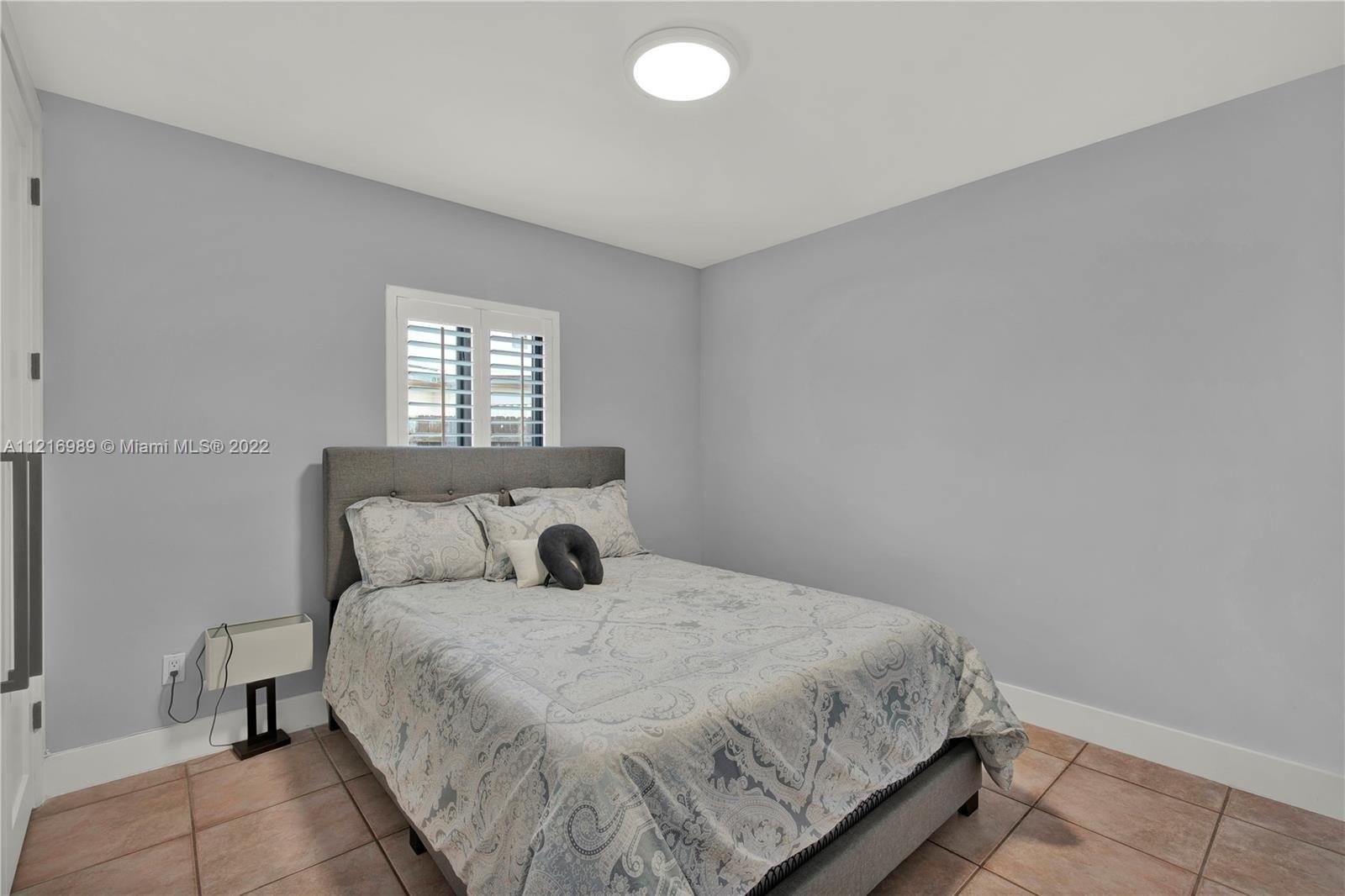 Sw 86th Ct, Miami, FL 33144