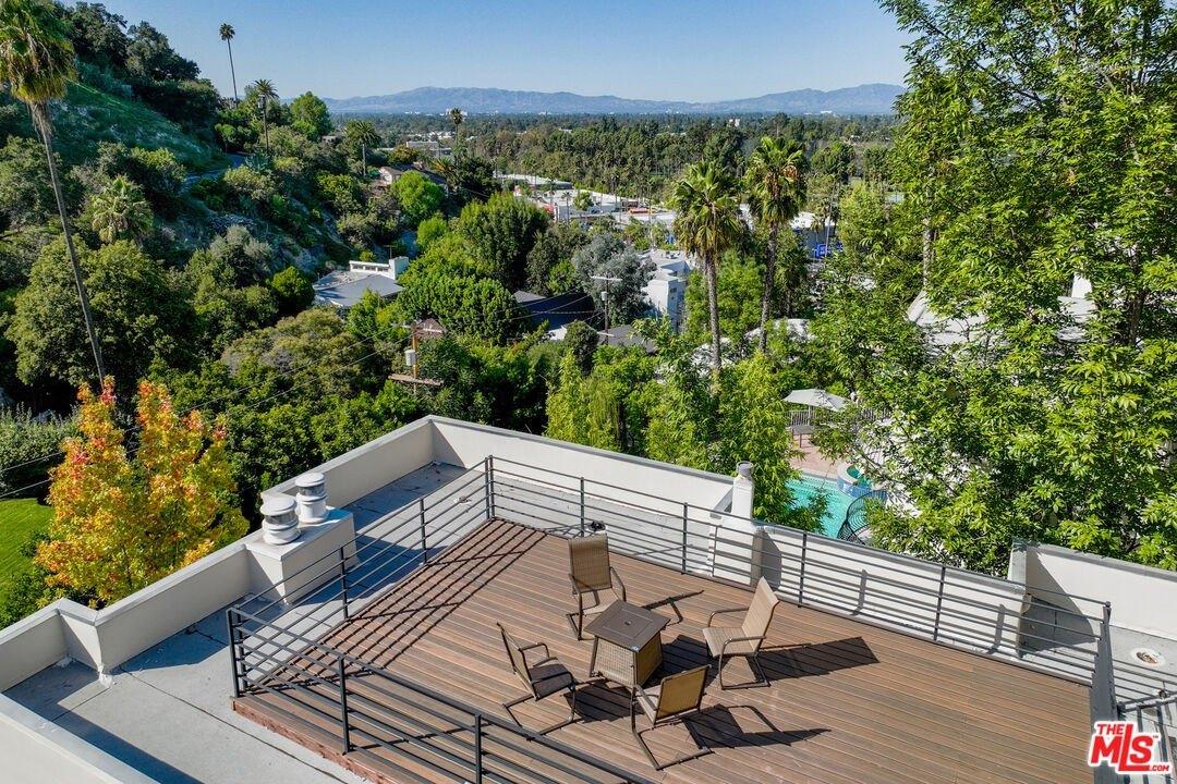Sunswept Dr, Studio City, CA 91604