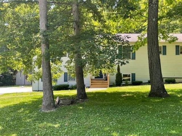 Deer Path Dr, Walnutport, PA 18088