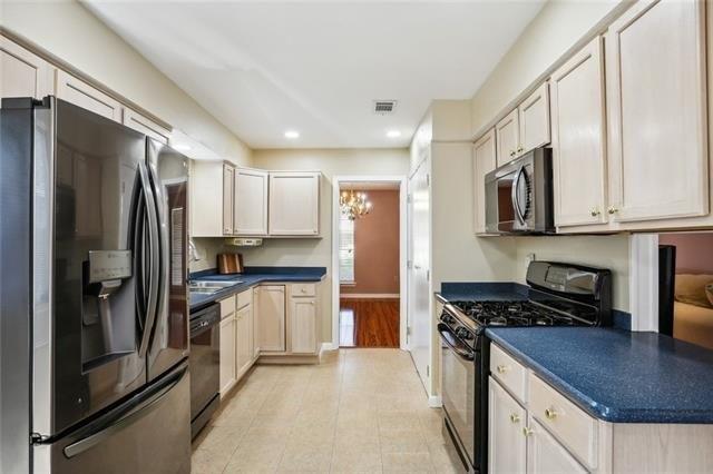 Mimosa Dr, New Orleans, LA 70131