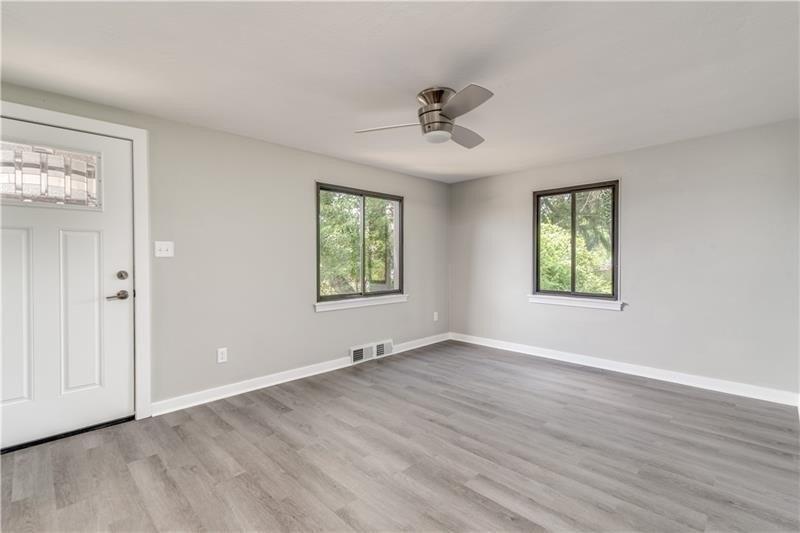 Hollyrood Rd, Pittsburgh, PA 15227
