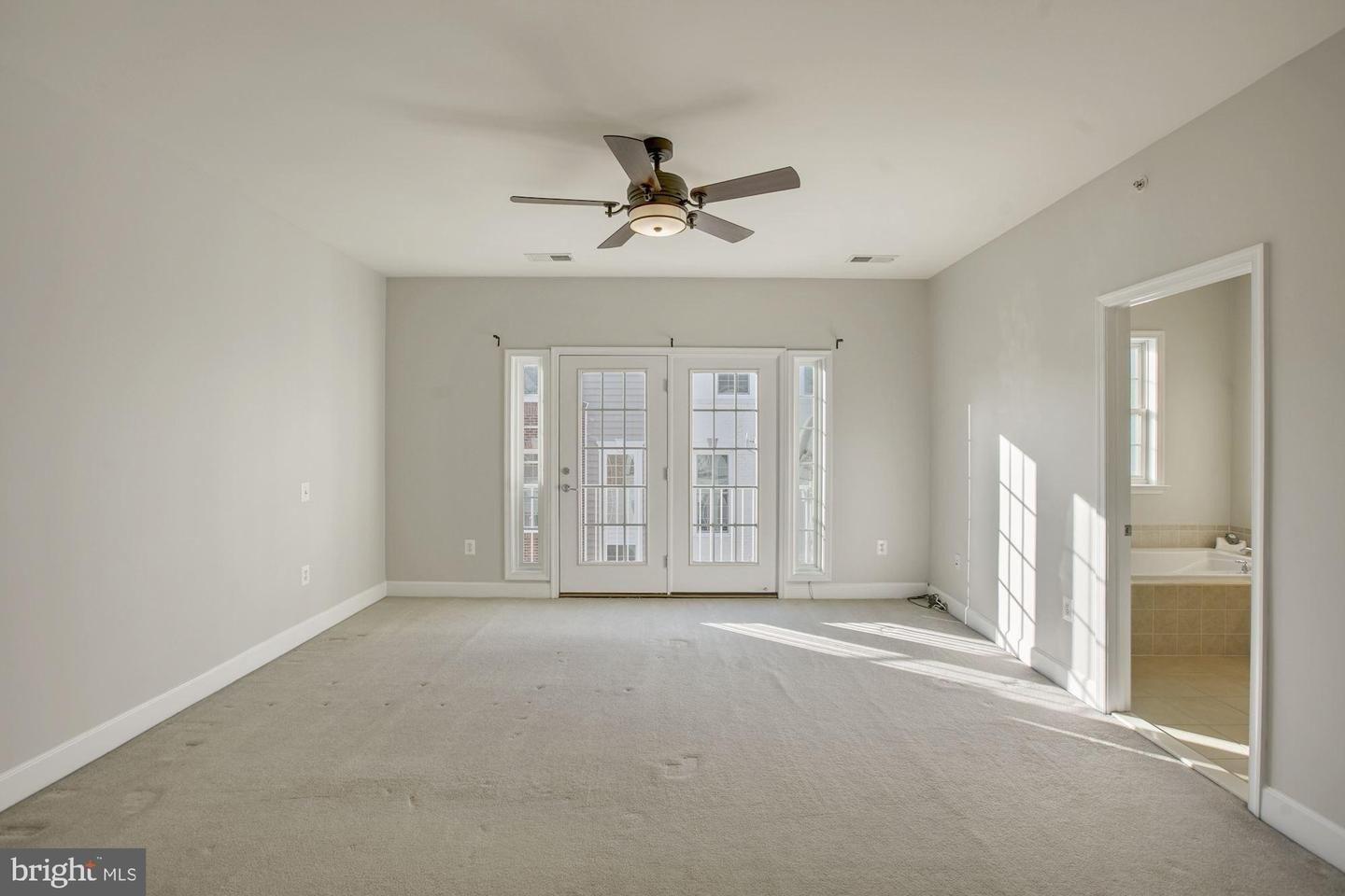 Brookmoor Ln, Woodbridge, VA 22191