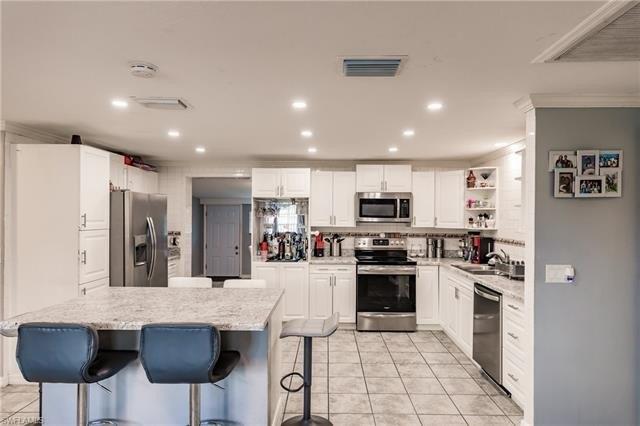 Coronet St, Fort Myers, FL 33907