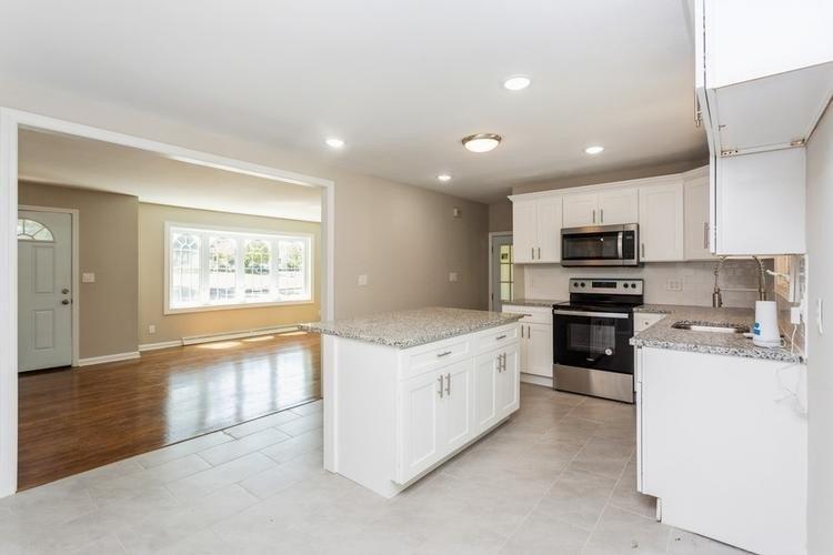 Frost Dr, North Haven, CT 06473