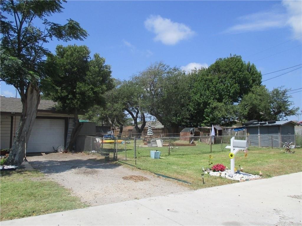 W Goodnight Ave, Aransas Pass, TX 78336