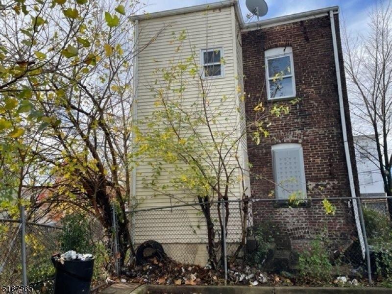 Parkhurst St, Newark, NJ 07114
