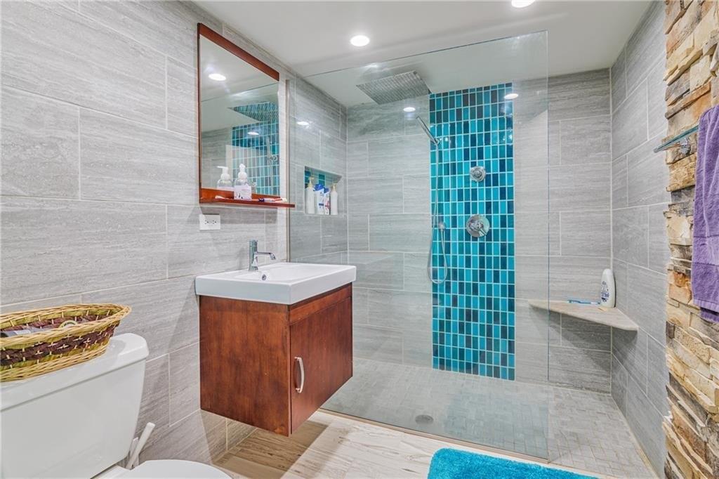 Winslow Ave, Rochester, NY 14620