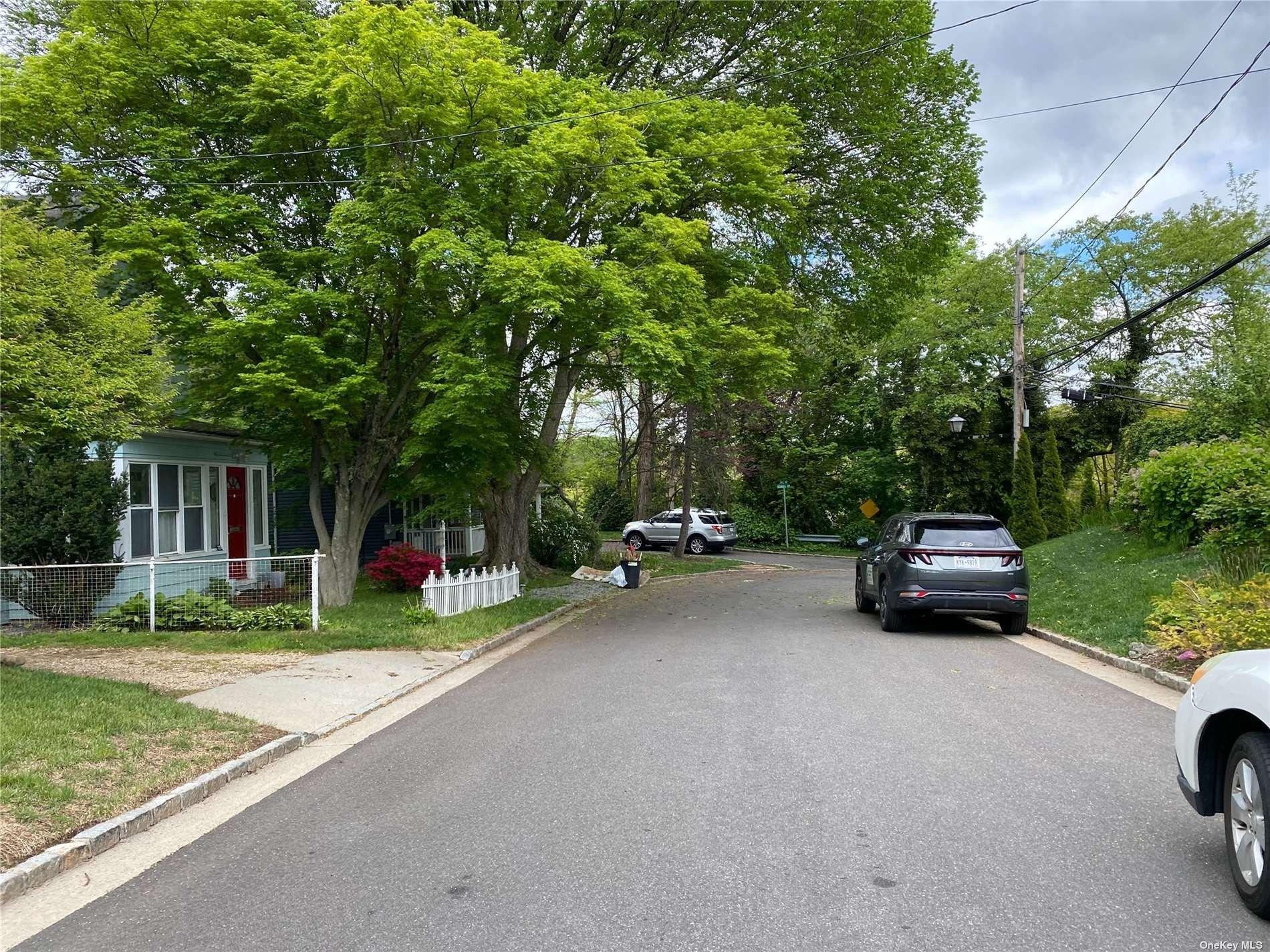 School St, Port Washington, NY 11050