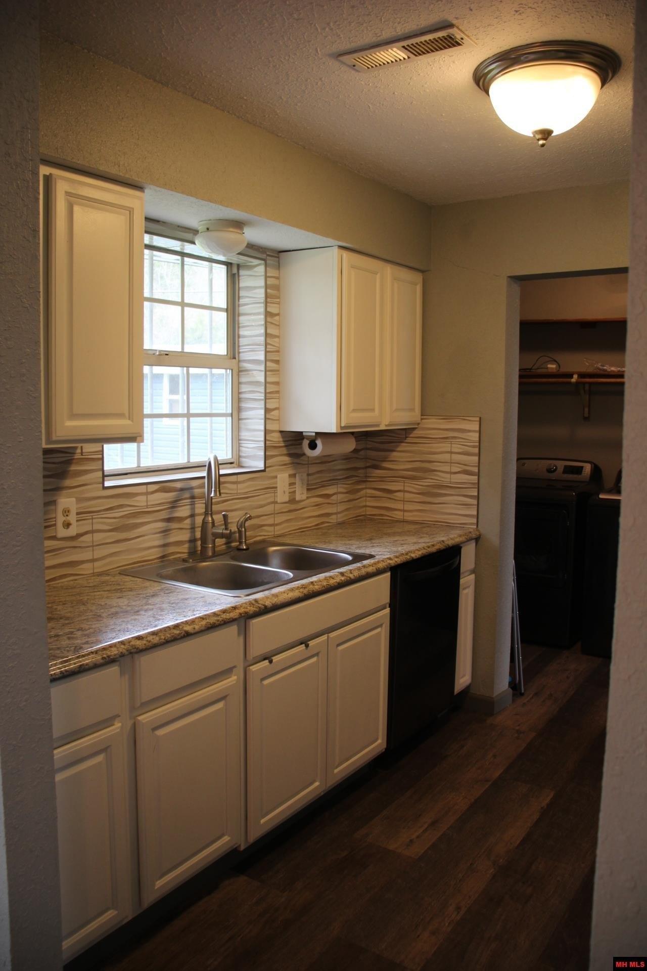 Harrington St, Gassville, AR 72635
