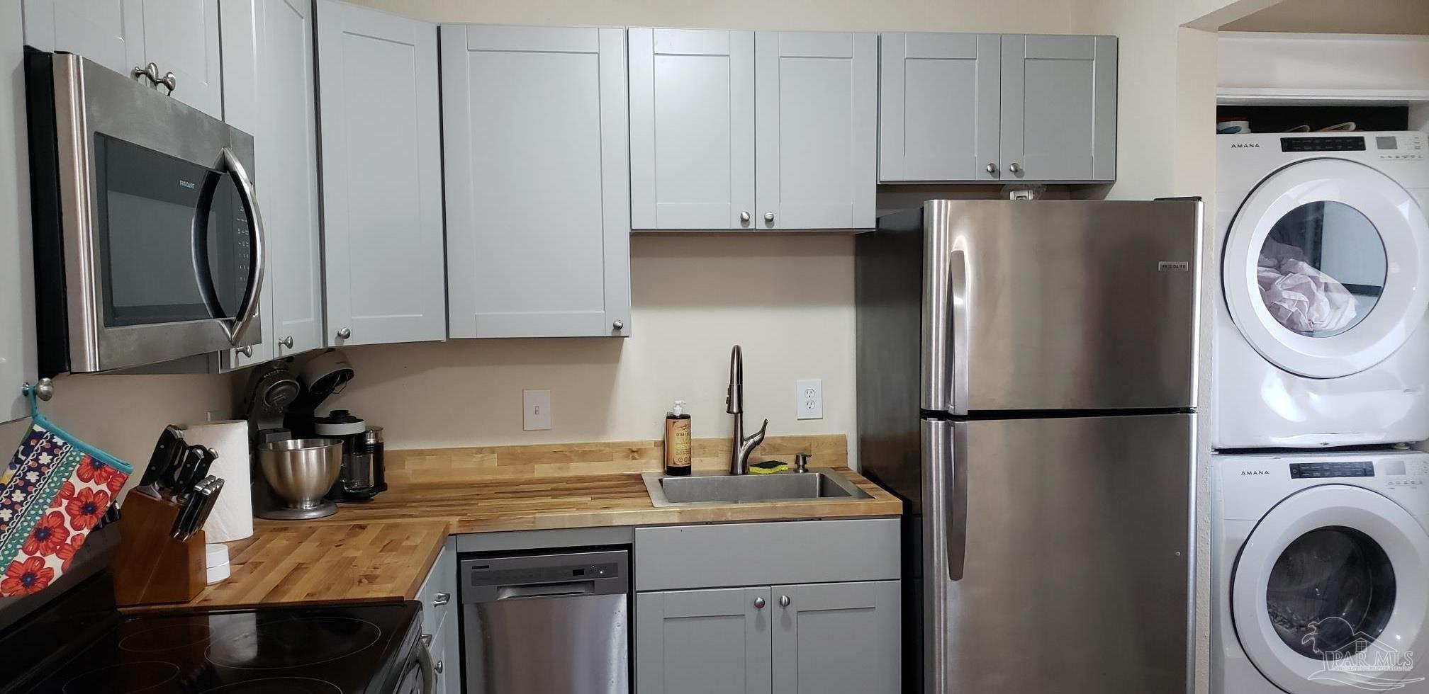 W Blount St, Pensacola, FL 32501