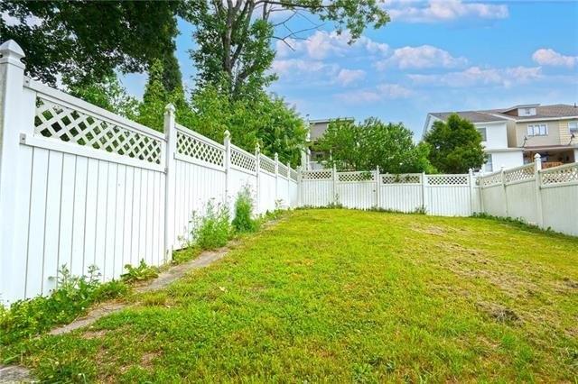 N Greenwood St, Tamaqua, PA 18252