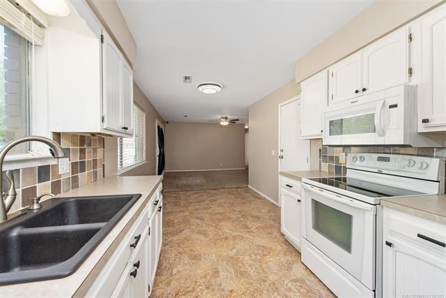 E Toledo Pl, Broken Arrow, OK 74012