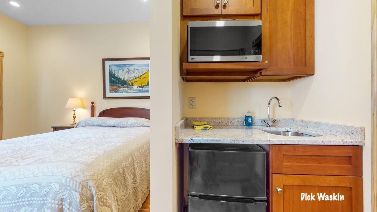 Union St, Douglas, MI 49406