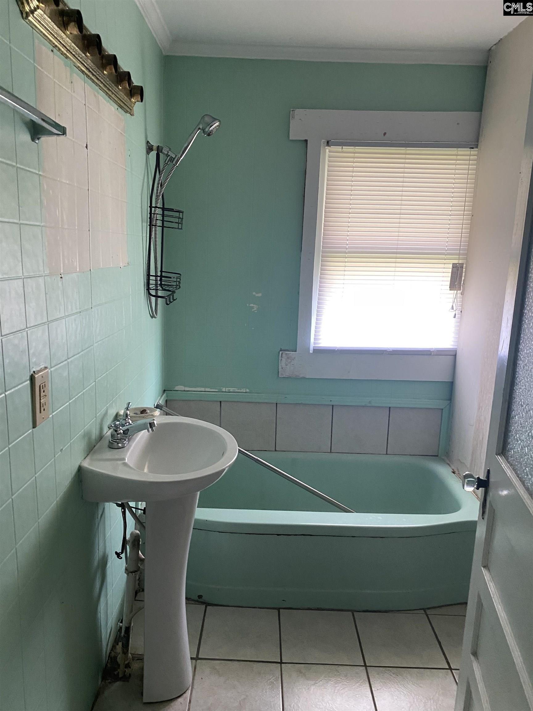 S Peachtree St, Batesburg, SC 29006