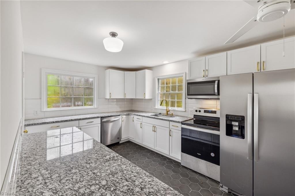 S Westview Dr, Winston Salem, NC 27103