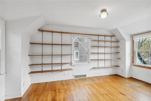 Locust St, Kansas City, MO 64131
