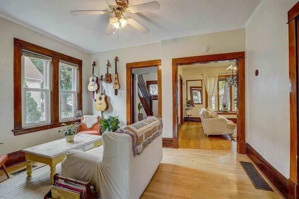 Watson Ave, Saint Paul, MN 55102