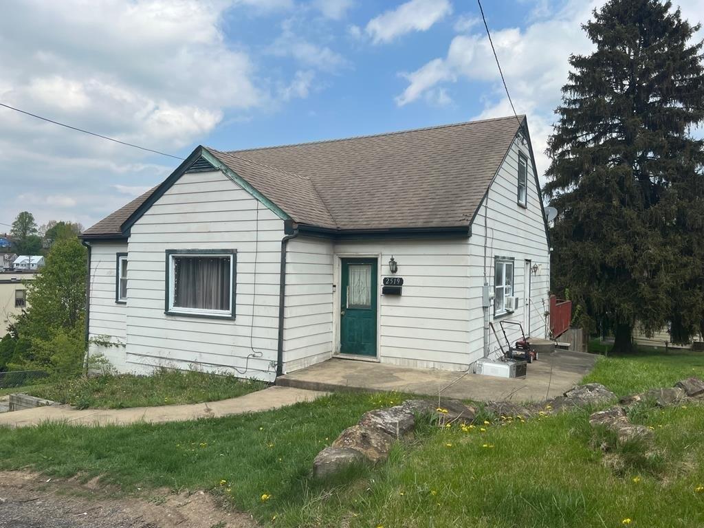 Forest Ct, Steubenville, OH 43952