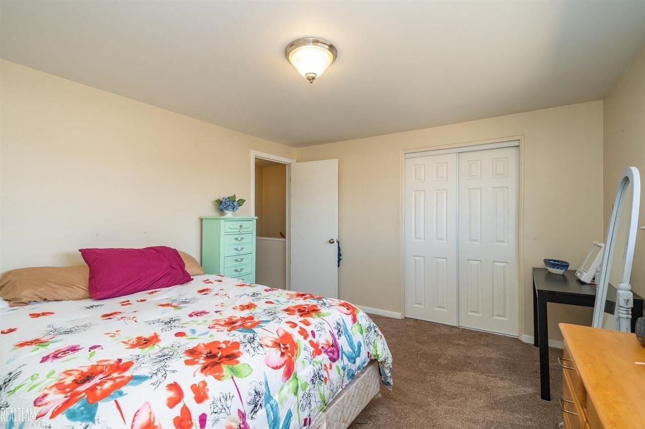 Tessmer Ct, Madison Heights, MI 48071
