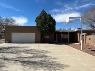 Pauline Ave Nw, Albuquerque, NM 87107