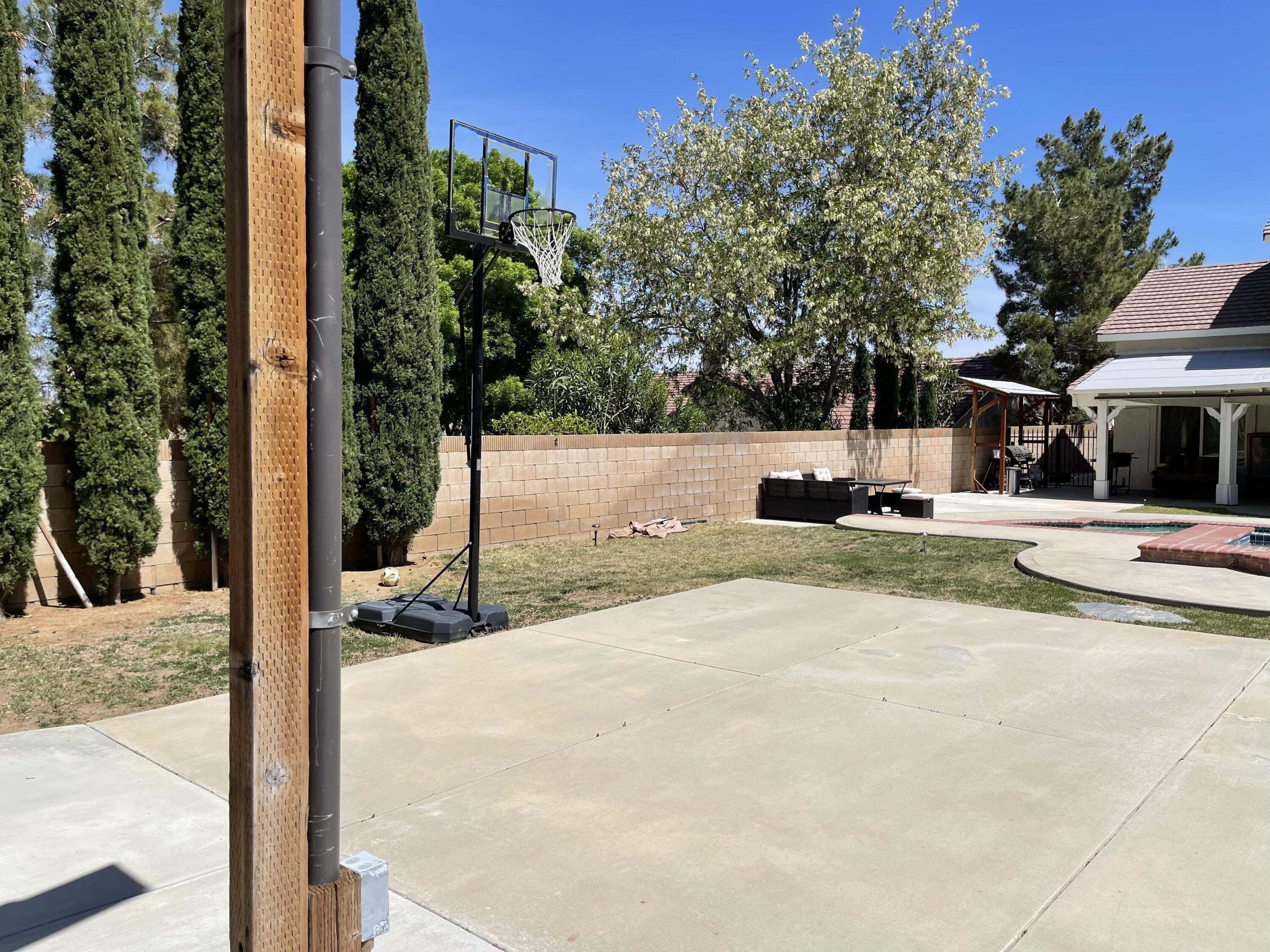 Granite St, Palmdale, CA 93551