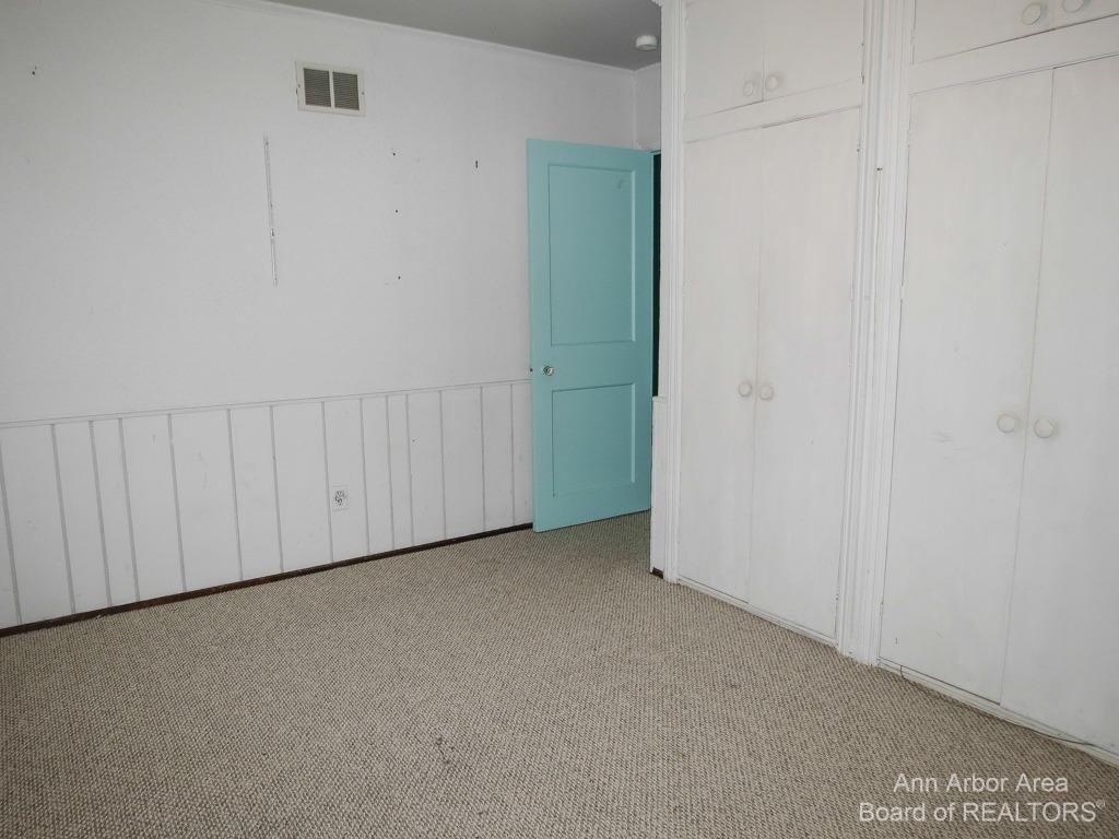 Hiawatha Pl, Ann Arbor, MI 48105