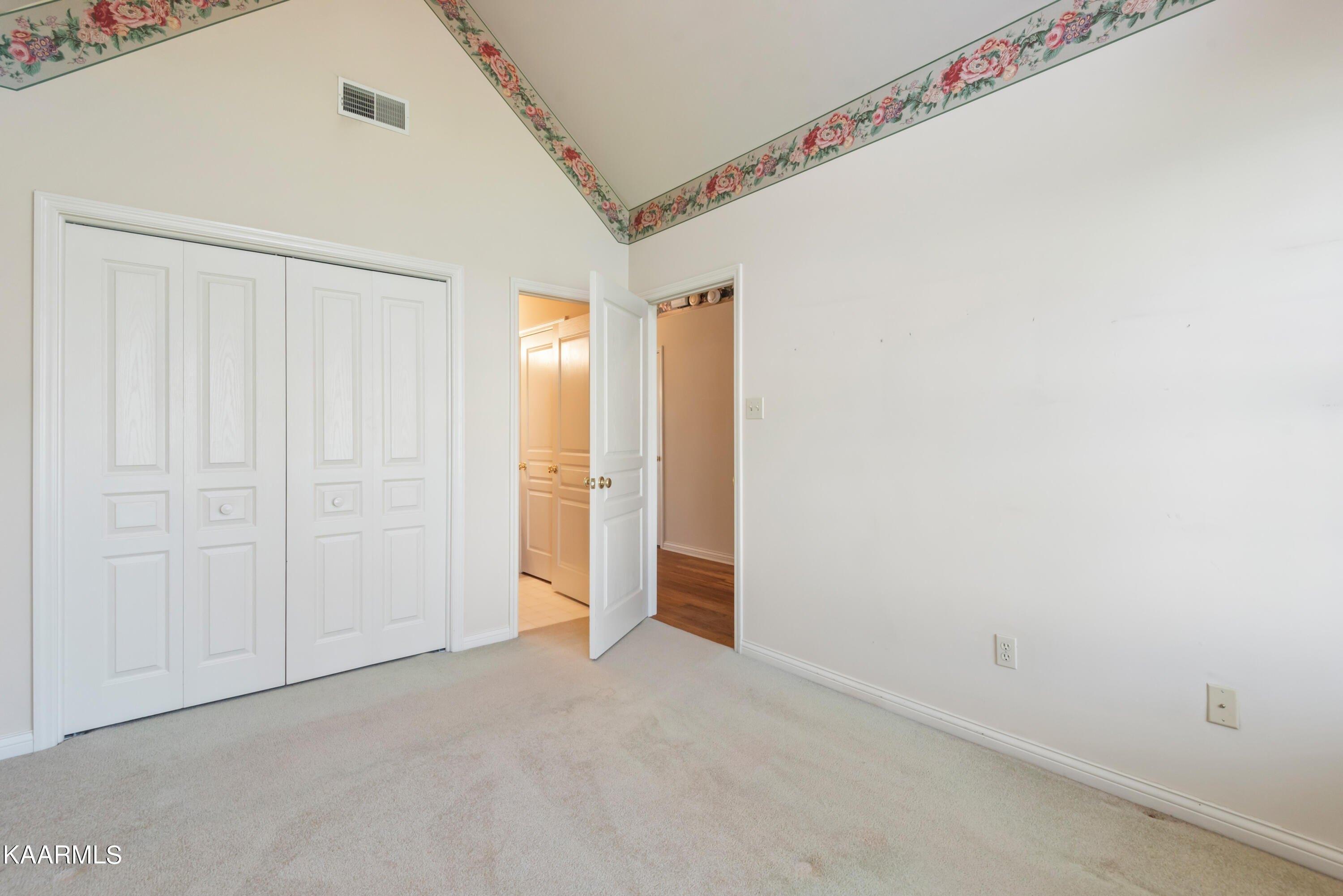 Chapel Point Ln, Farragut, TN 37934