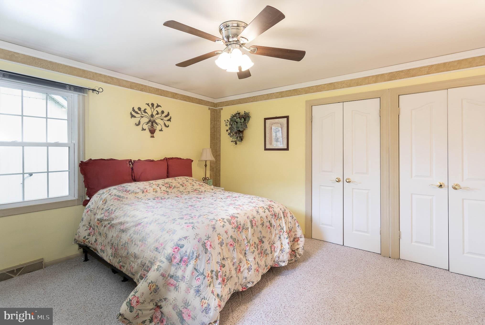 Maple Ave, Mechanicsburg, PA 17055