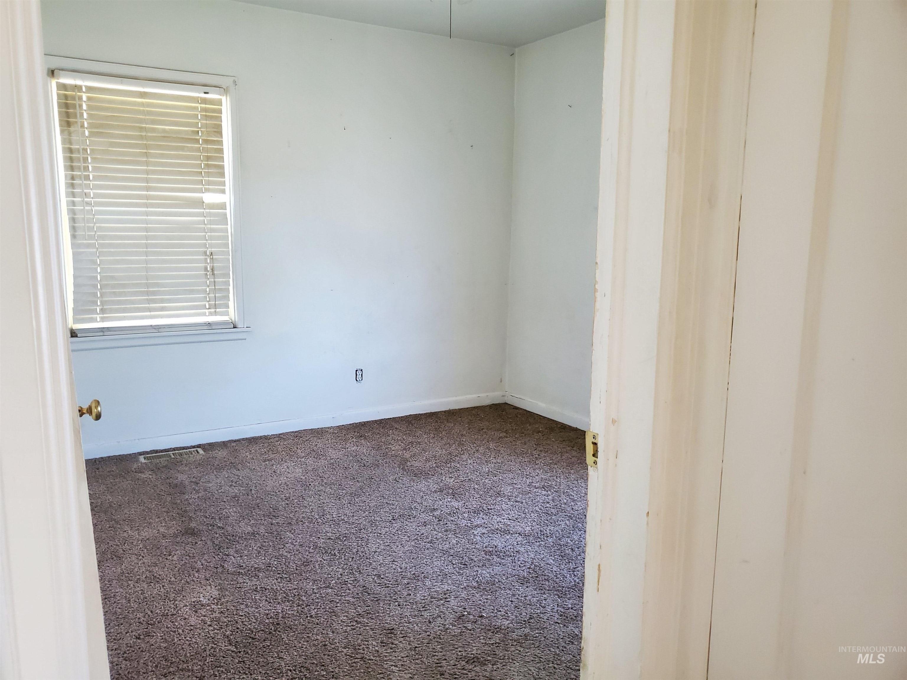 Walnut St, Twin Falls, ID 83301