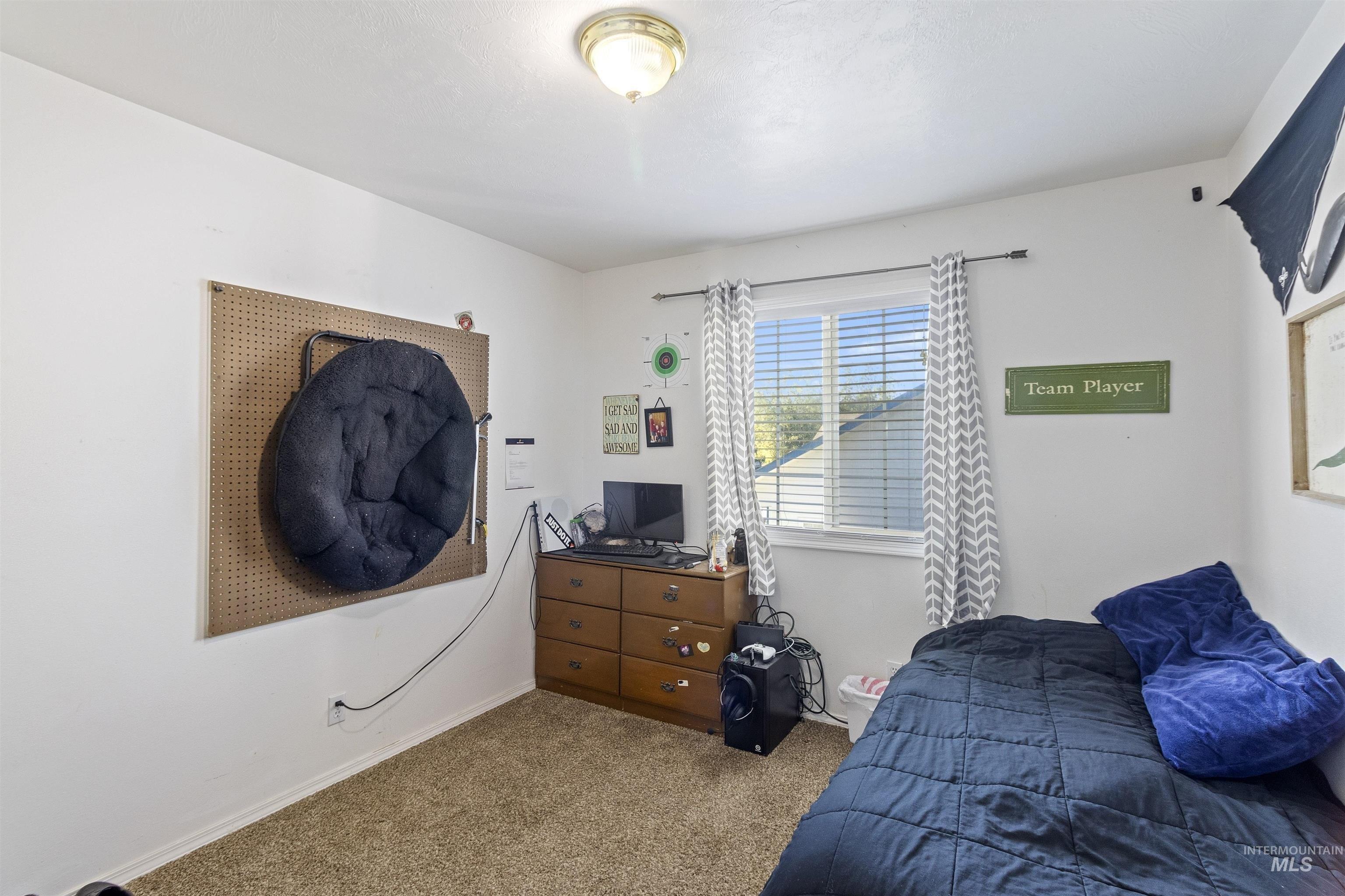 Julie Ln, Twin Falls, ID 83301