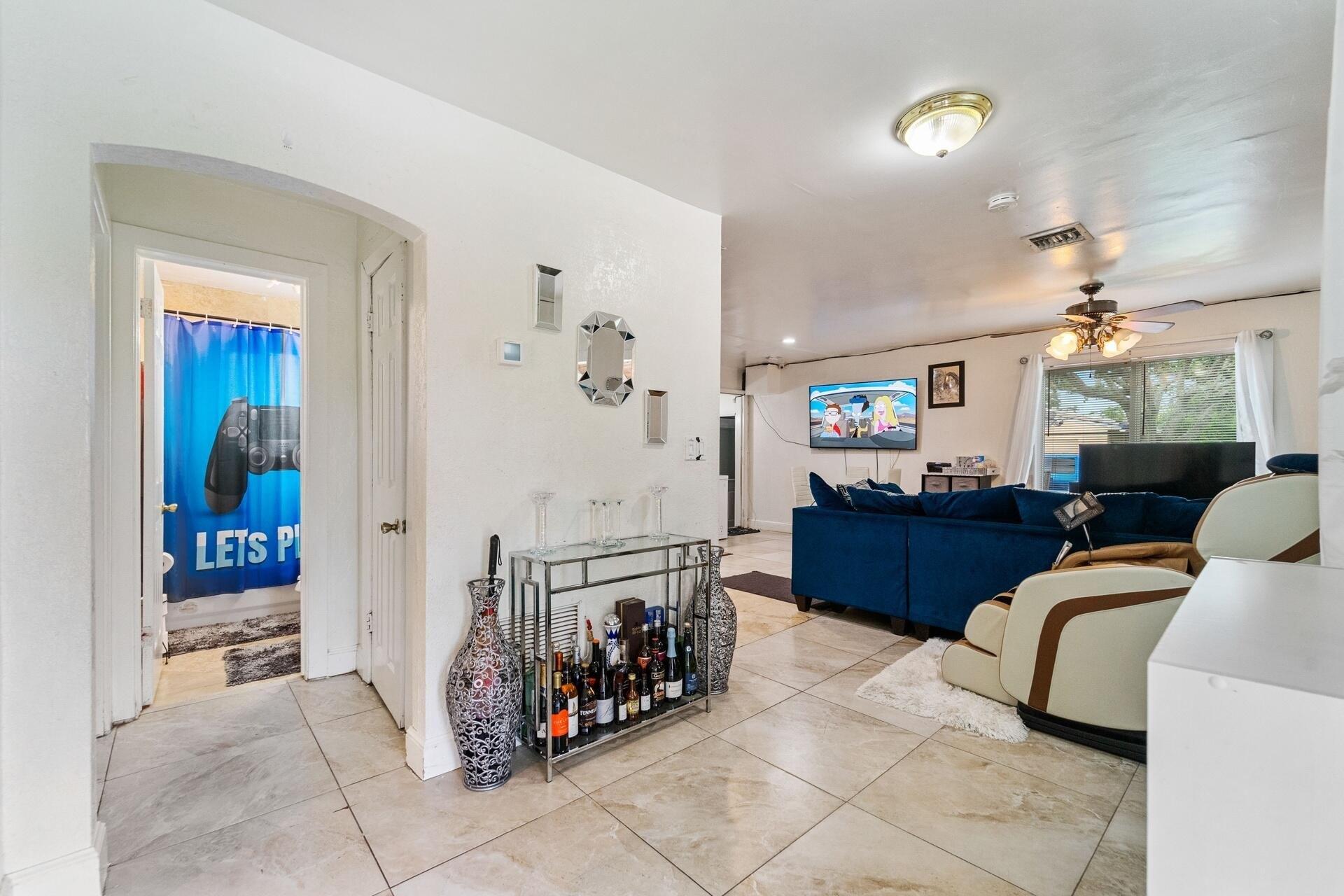 N 25th Ave, Hollywood, FL 33020