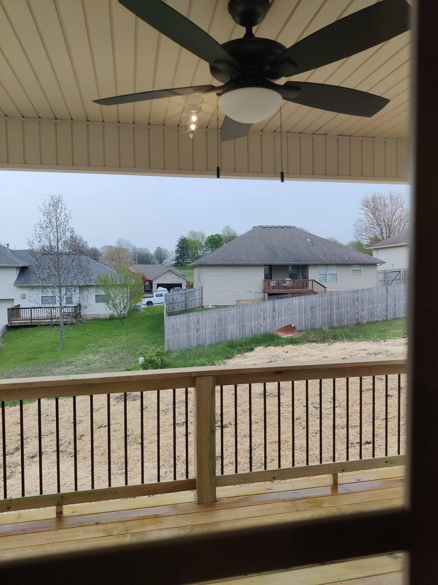 Gladys Ave, Springfield, MO 65803