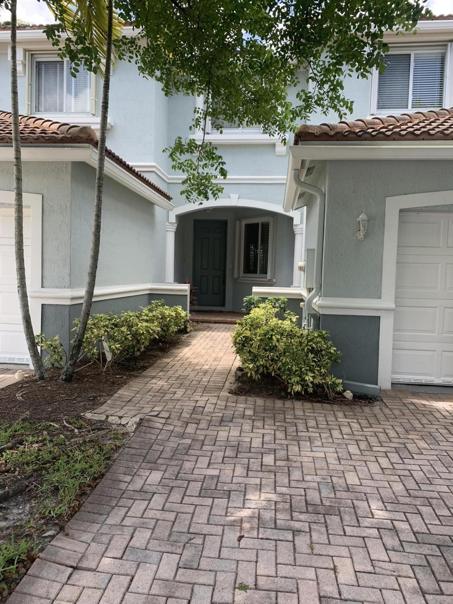 Center Stone Ln, Riviera Beach, FL 33404