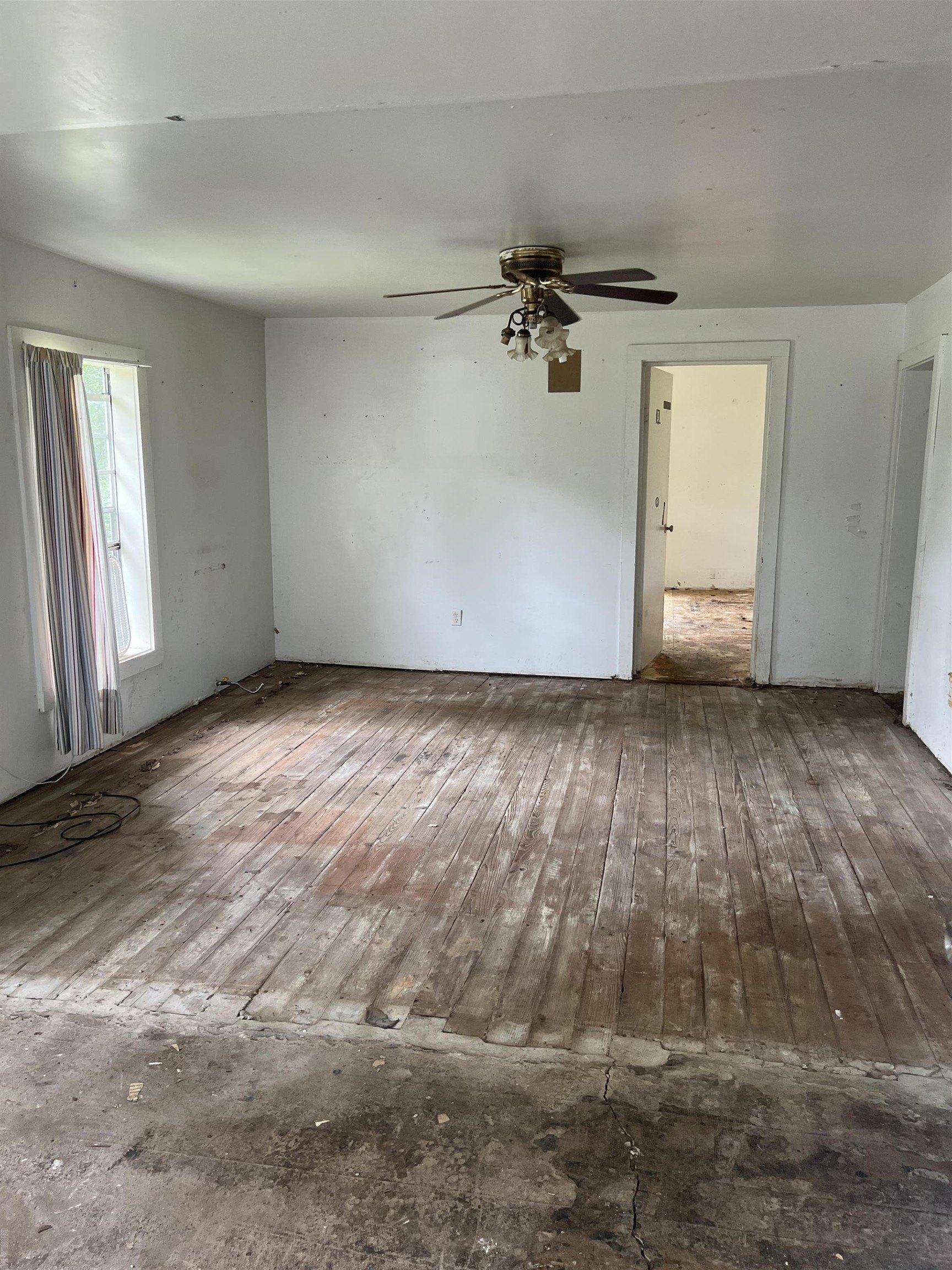 Barrens Loop Rd, Clinton, AR 72031