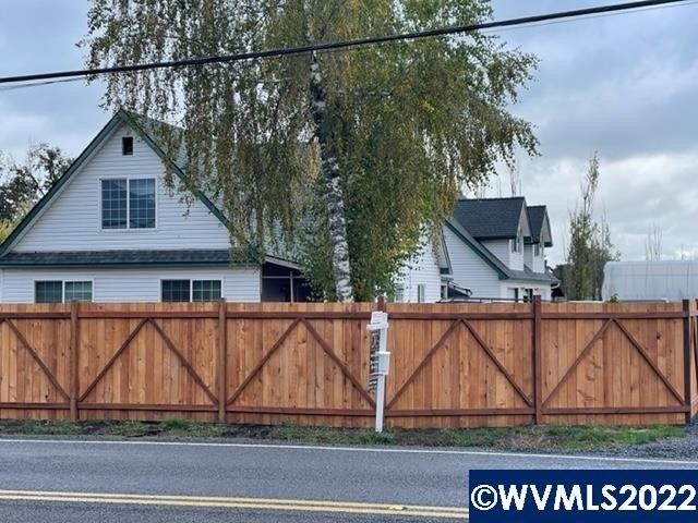 Hobart Rd Ne, Silverton, OR 97381