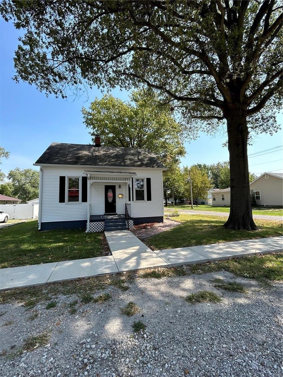 S Jefferson St, Mascoutah, IL 62258