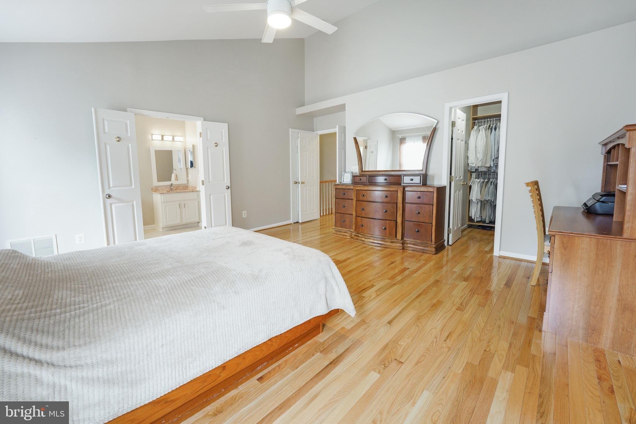 Casbeer Dr, Fairfax, VA 22033