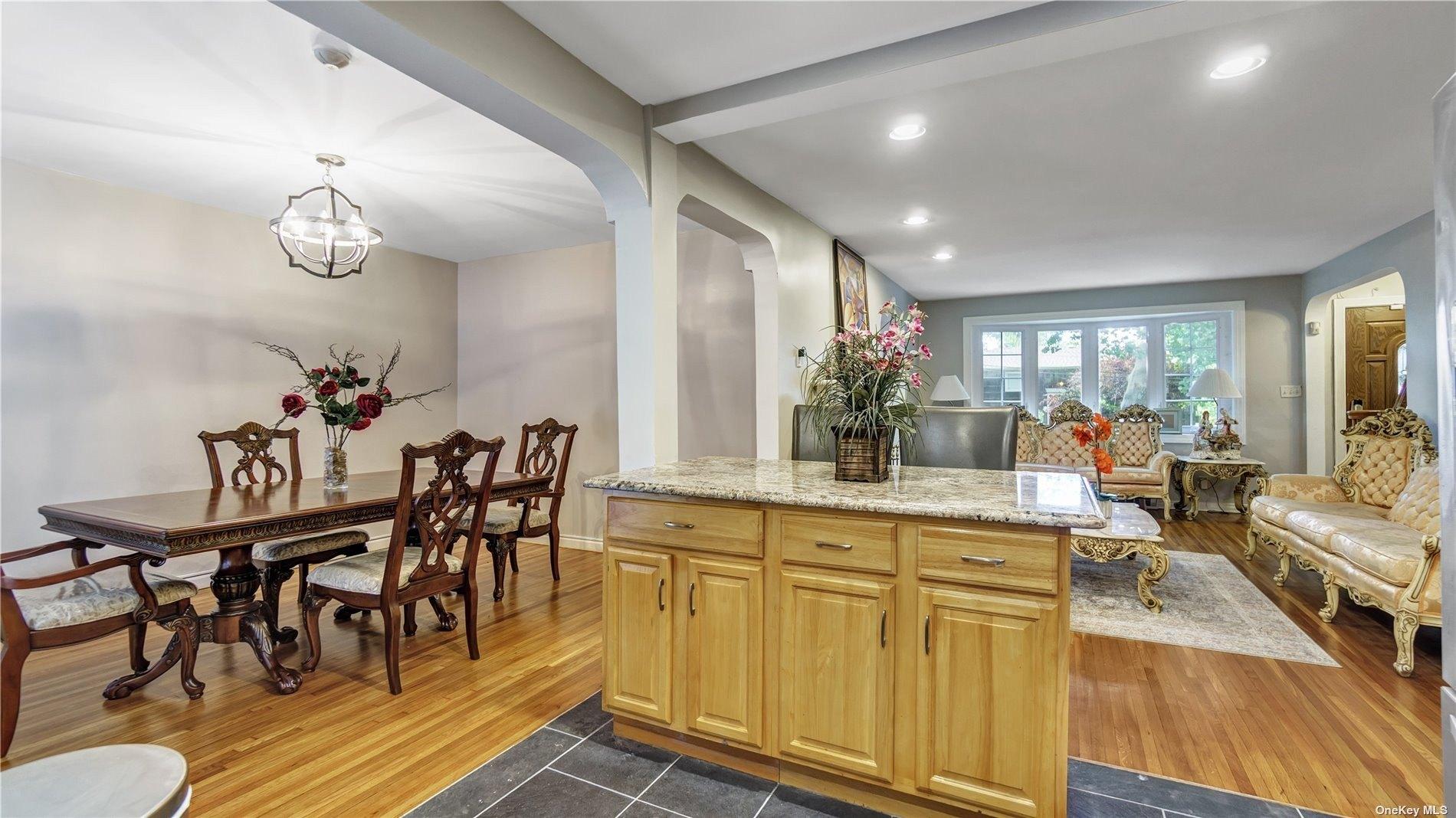 Glenwood Rd, West Hempstead, NY 11552
