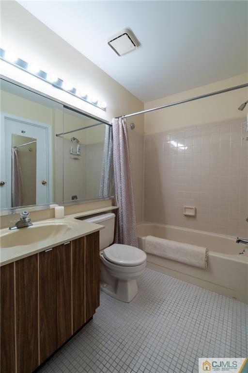 Old Stone Mill Dr, East Windsor, NJ 08512