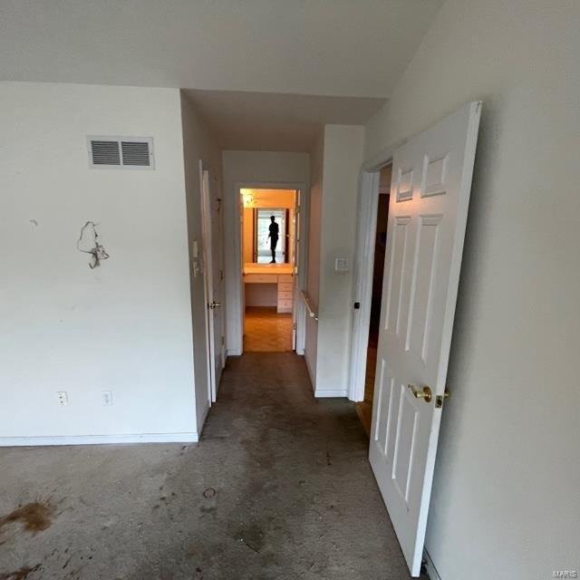 Coventry Trail Ln, Maryland Heights, MO 63043