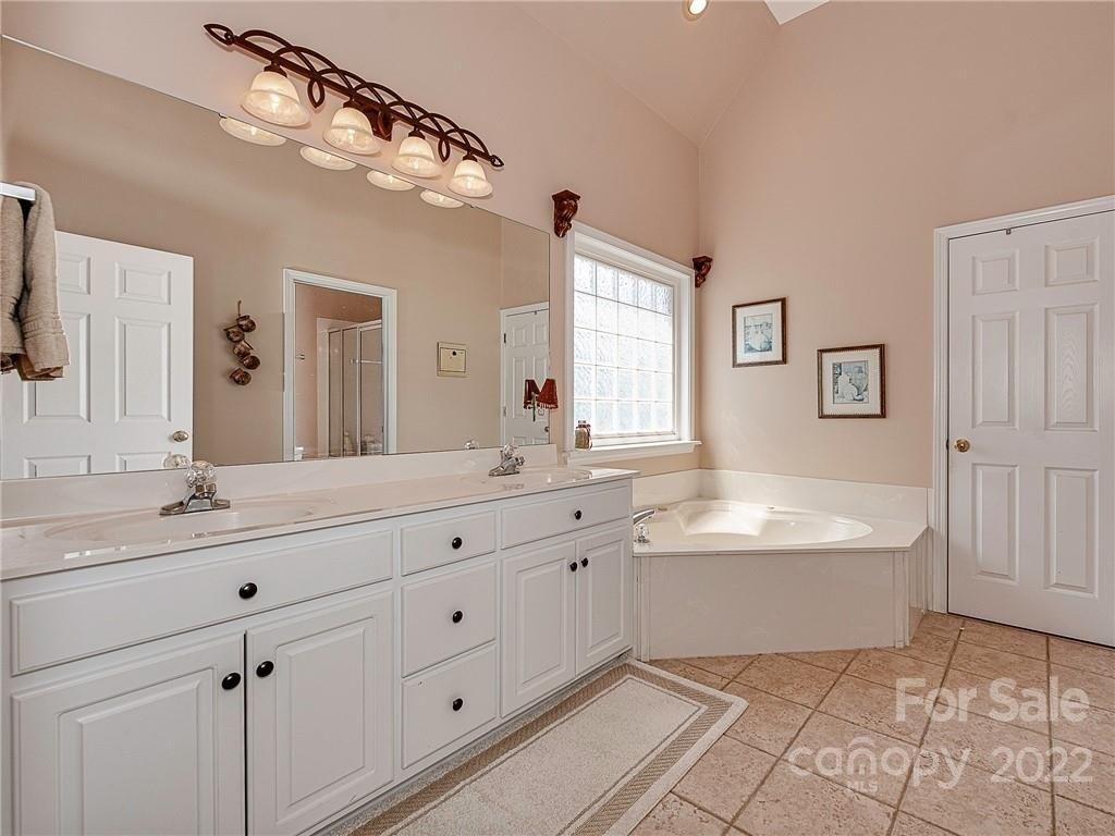 Tottenham Dr, Harrisburg, NC 28075